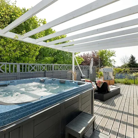 Hébergement de vacances Nowoczesny Z Jacuzzi 1